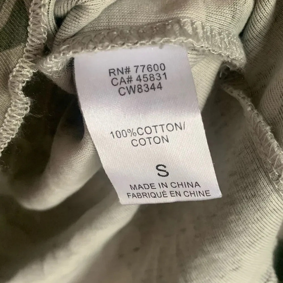 NWT ANTHROPOLOGIE CHASER GREEN CAMO TEE - Picture 7 of 7